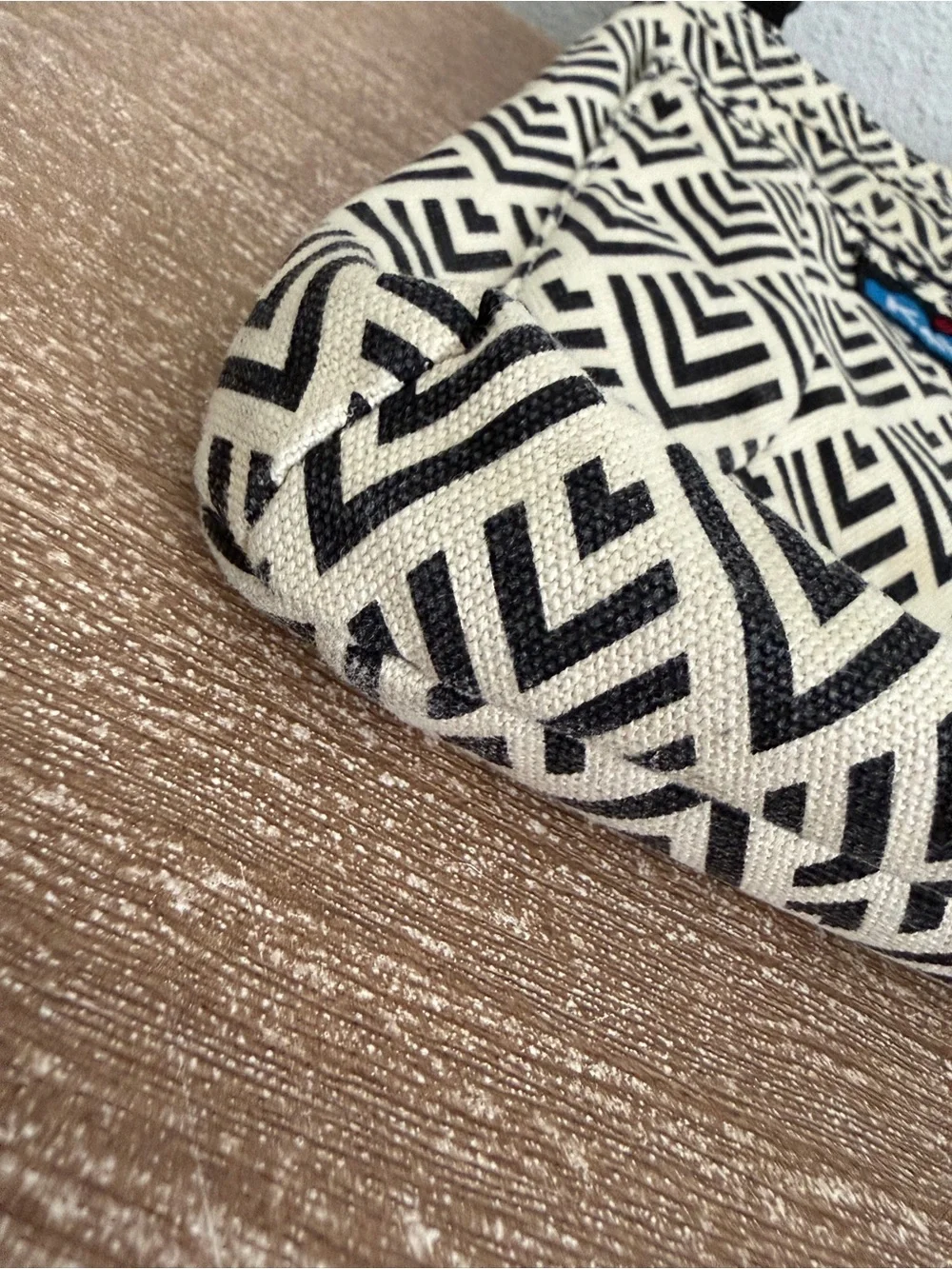KAVU Set Keepalong Sling Canvas Rope Crossbody Bag & Wallet Deco Tiles Print